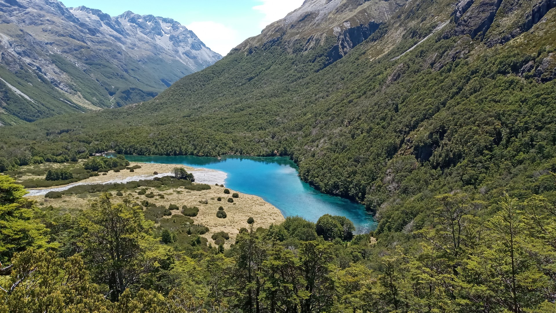 Blue Lake Rotomairewhenua. Foto: Kylie Batt Blue Lake Rotomairewhenua. Foto: Kylie Batt